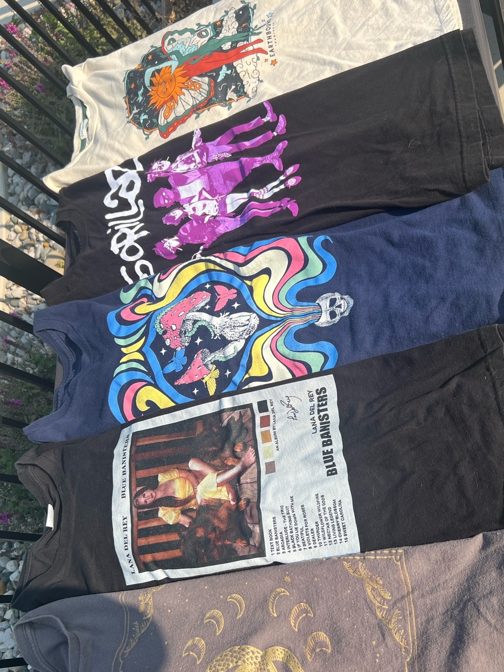 Earthbound/lana del ray/gorillaz women’s T-shirts.